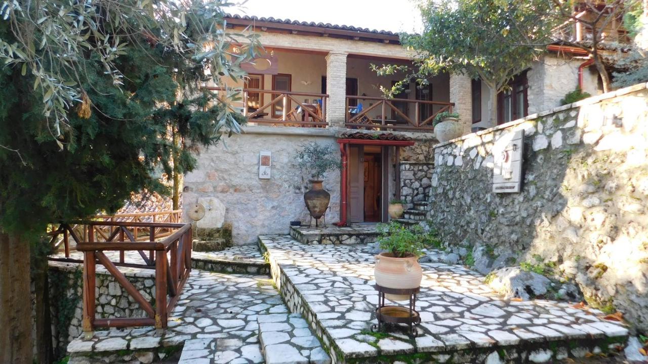 Agoriani Art Suite - 4 Seasons' Natural Living Lilaia Bagian luar foto