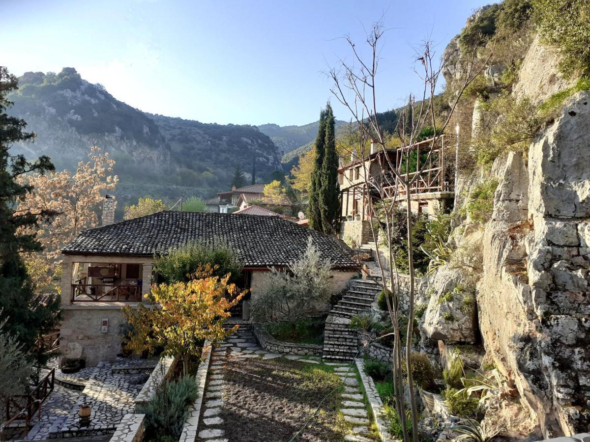 Agoriani Art Suite - 4 Seasons' Natural Living Lilaia Bagian luar foto