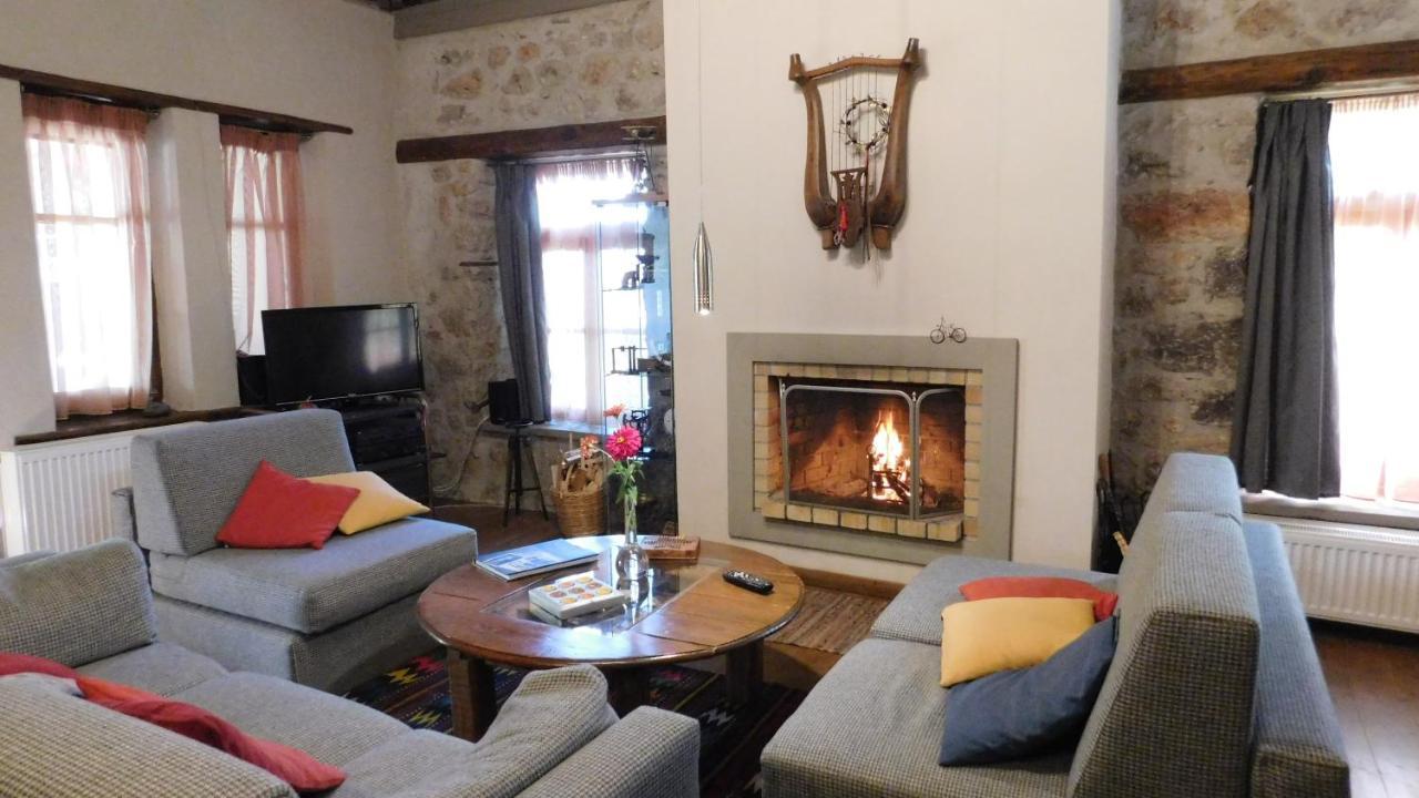 Agoriani Art Suite - 4 Seasons' Natural Living Lilaia Bagian luar foto