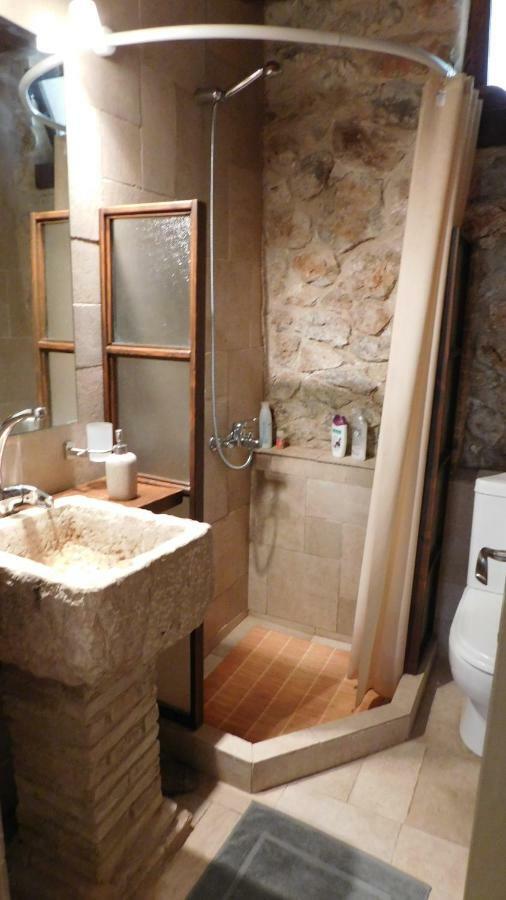 Agoriani Art Suite - 4 Seasons' Natural Living Lilaia Bagian luar foto