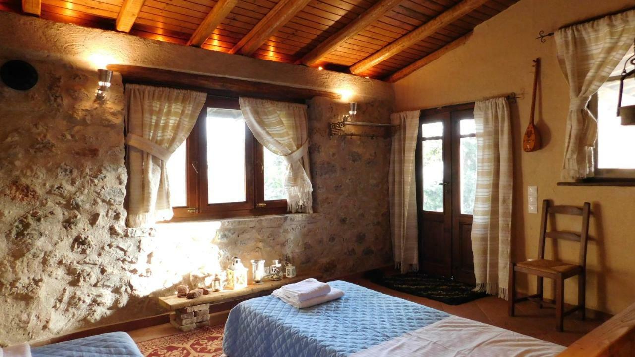 Agoriani Art Suite - 4 Seasons' Natural Living Lilaia Bagian luar foto